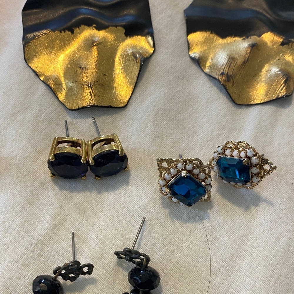 Earring Set - Picture 14 of 16